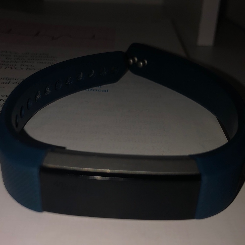 Fitbit Alta (used) - Picture 4 of 7